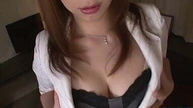Busty mom, Araki Hitomi, enjoys toys in her vag