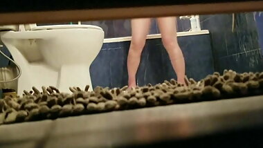 japan mature widow in bathroom brushing the big hairy clit